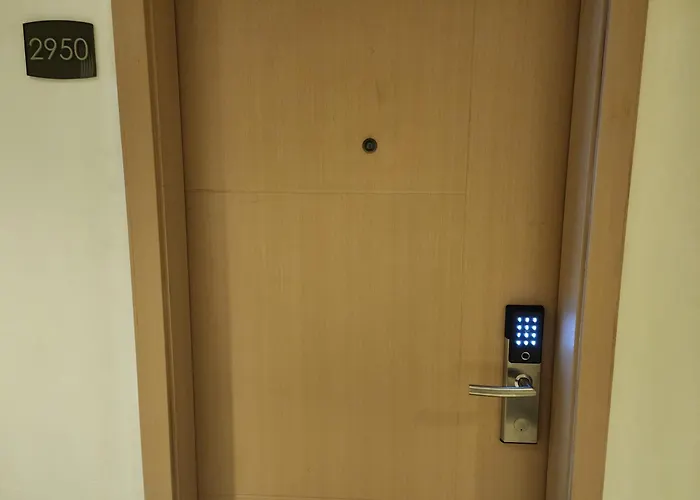 Apartamento High-tech At Grass Residences -2 Persons Only, Quezon